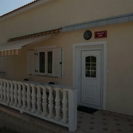 Kuret Apartment *