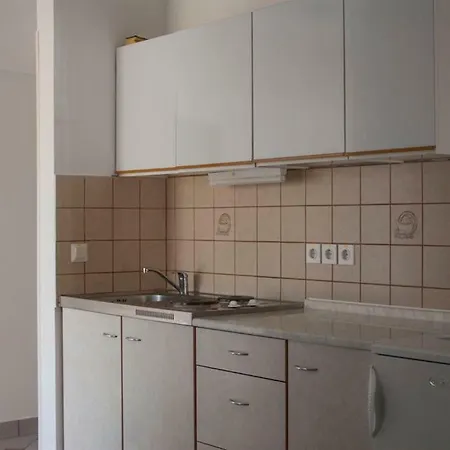 Kuret Apartment *