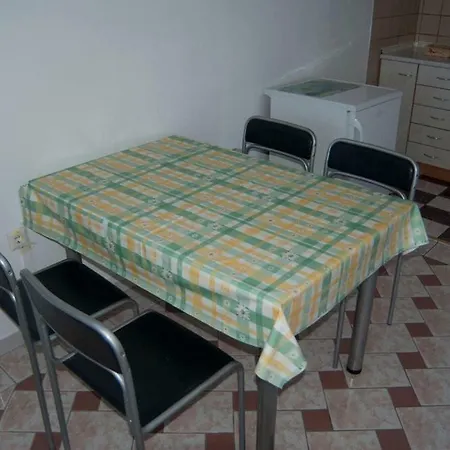 Kuret Apartment *