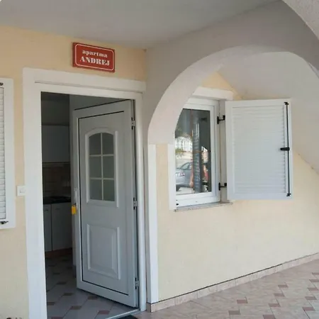 Kuret Apartment *